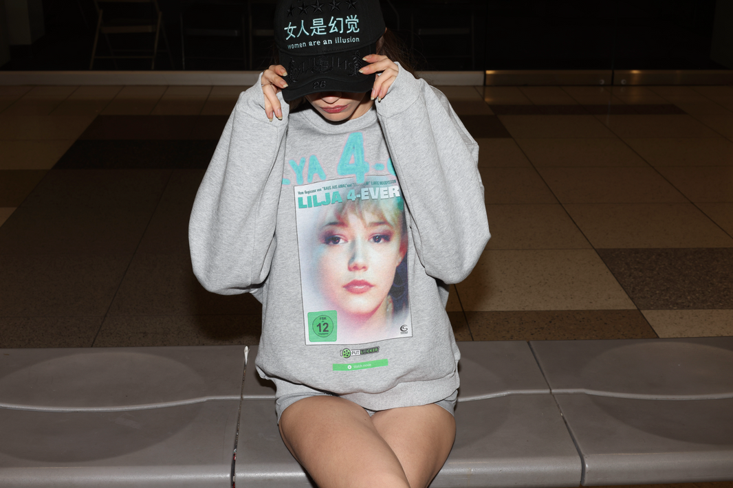 Lilya Forever Crewneck